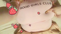 lovely-thighs:  Perverted girls can be good girls too (o´ω｀o)