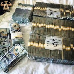 themanliness:  Getting ready for a night out @benballer style! What would you do with all this money? (på/i tag your friends!)