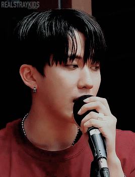 realstraykids:killer eye contact 