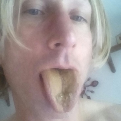tobyamber200869:  Oooo yes yes master i want your hot piss im your little slut i want to lick your asshole out two 