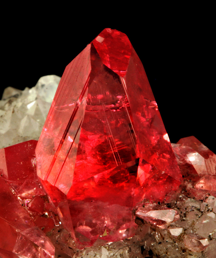 ifuckingloveminerals: Rhodochrosite, Quartz  Uchucchacua Mine, Oyon Province, Lima