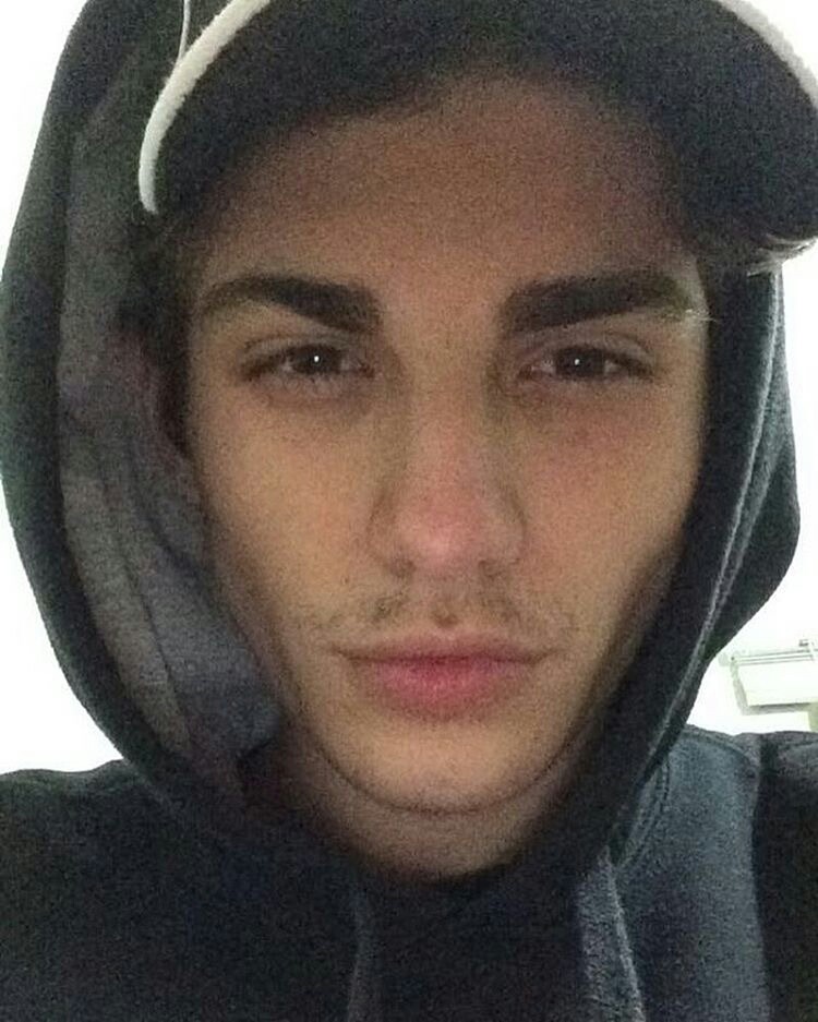 viagemlouca: extriper:   swofyx:  ofsereia:  nossa olha que boquinha mais beijavel
