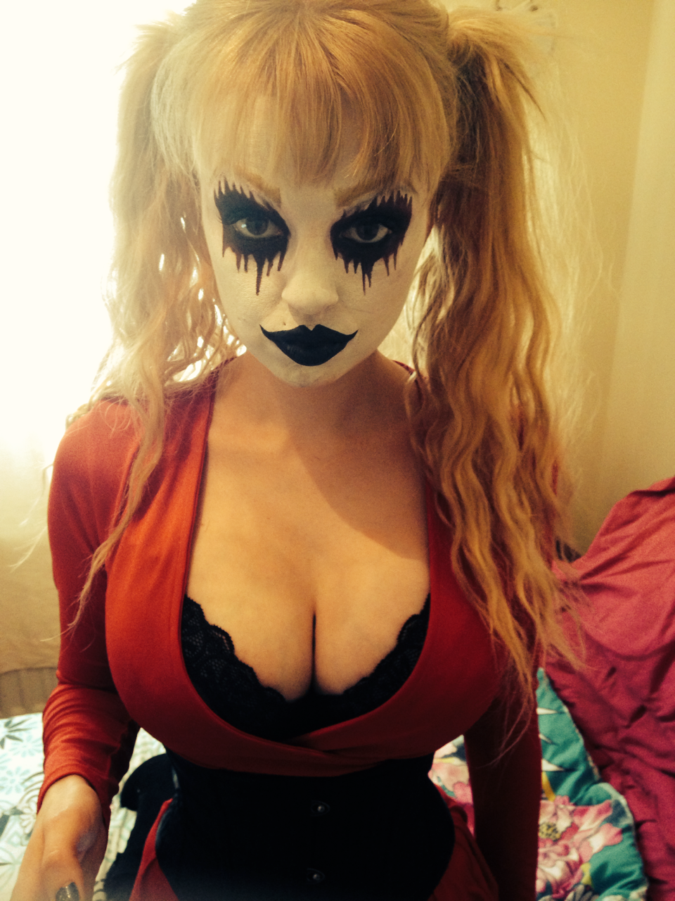 squiglet:  Look at the face paint not the boobs ;) lol she’s a fit Harley!