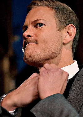 Tom Hopper As Charlie Fletcherin LOVE IN THE VILLA (2022)dir. Mark Steven Johnson