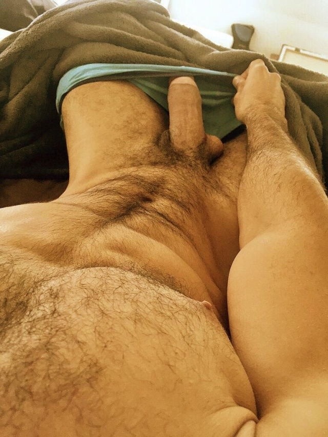 Men with very hairy bodies