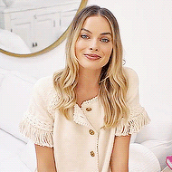 “Margot Robbie to Star in Female-Led ‘Pirates of the Caribbean’ Movie”So we’ll get to se