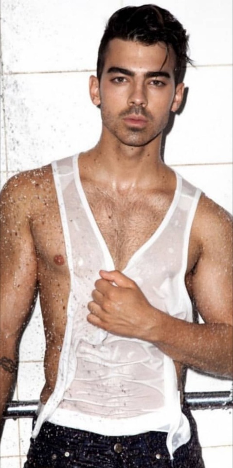Male Celebrities — Joe Jonas