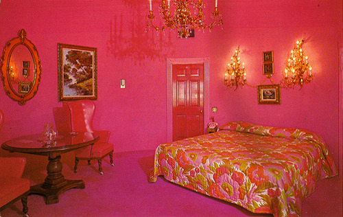 vintagegal:  The Madonna Inn, San Luis Obispo, California.Opened for business in 1958 by Alex and Phyllis Madonna, it quickly became a landmark on the Central Coast of California. The property is adorned with a pseudo-Swiss-Alps exterior and lavish common