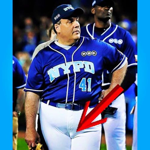 CAMELTOE #thisbitch #fatass #loudmouth #cameltoe