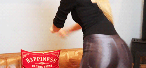 frostytroye:  zoe and troye twERKING 