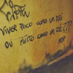 Hoje o sofrimento virou poesia