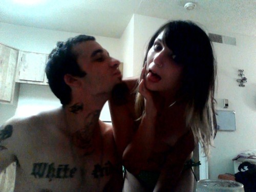 idreamofdilaudid:  having sexy topless fun while we stay up to camp out in front of the methadone clinic weeee 