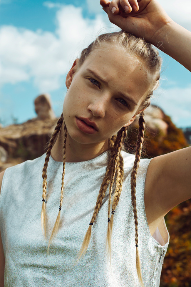 dishonestyouth:  Iris Hall by Andrea Jankovic 