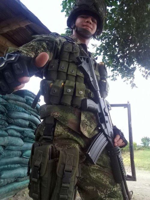 lookupfaggot: cachaquitoshot: ***Milico colombiano arrecho*** HIT SUBMIT WITH YOUR UNDER DICK PICS! 