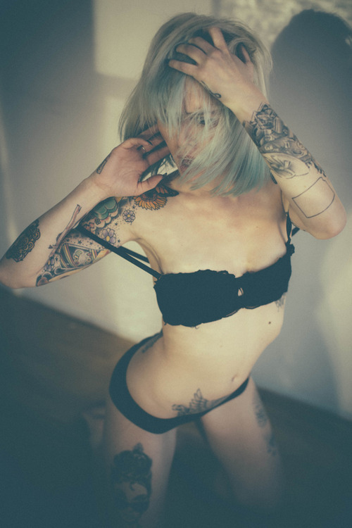 itattoobabes:  girl tattoo porn pictures