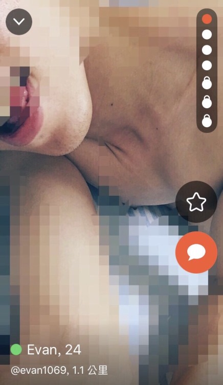 86507317: lookdicks: 追蹤破500的福利 雖然這個大家都看過了，但包皮屌很性感 #網路 I know this boy