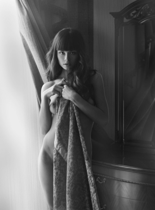 expiredmilky:  Cutest bangz 