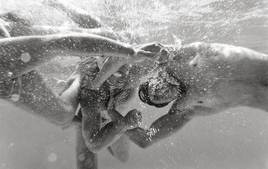 hornywaterpologuy:  Awesome under-water Water Polo action ! 