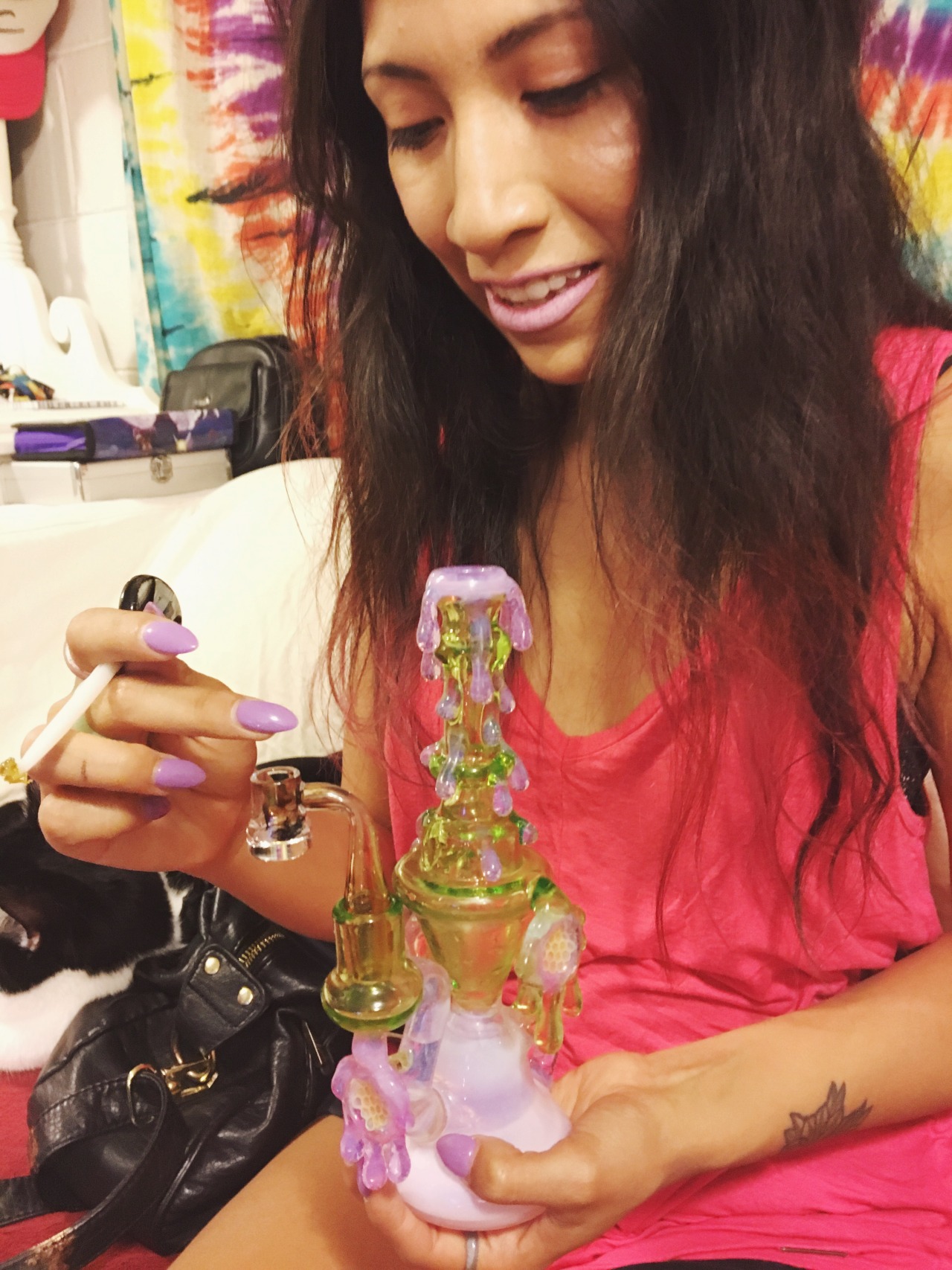 veeveeganja:  When your lipstick matches the rig!  God and your nails! Are you even