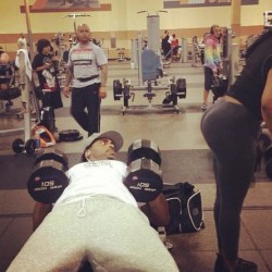 As soon as he saw the booty he lost all his strength! #powerofthebooty #workout #gym #smh #lol #funny