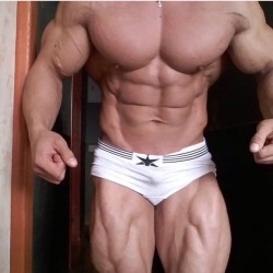 pec-men:  Men with Muscles: www.pec-men.tumblr.com.