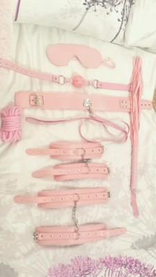 petitelolitabebepoison: Finally *_______* I just can’t wait to use it :3 bought it here -  https://www.etsy.com/de/listing/198635013/rosa-fell-gesaumten-bondage-set-kit?ref=shop_home_active_3 