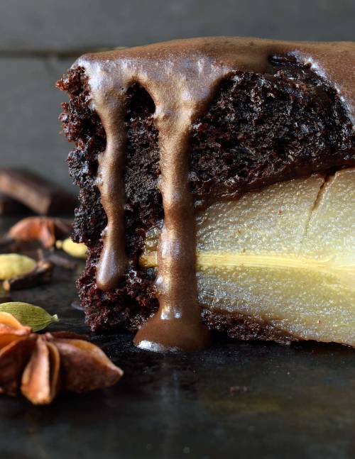 everythingwithwasabi: Vegan Chocolate Cake with Poached Pears