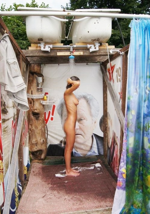 girlsgettingclean:  .