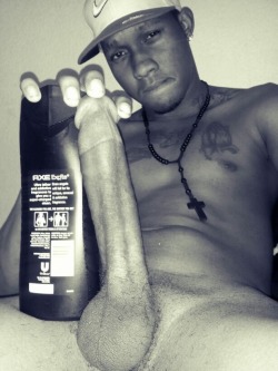 freakydeej:   http://freakydeej.tumblr.com/ follow for follow back. collection of some of the sexiest hood niggas on the net follow my blog for a hard dick! 