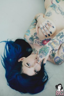 inked-girls-all-day:  Riae Suicide