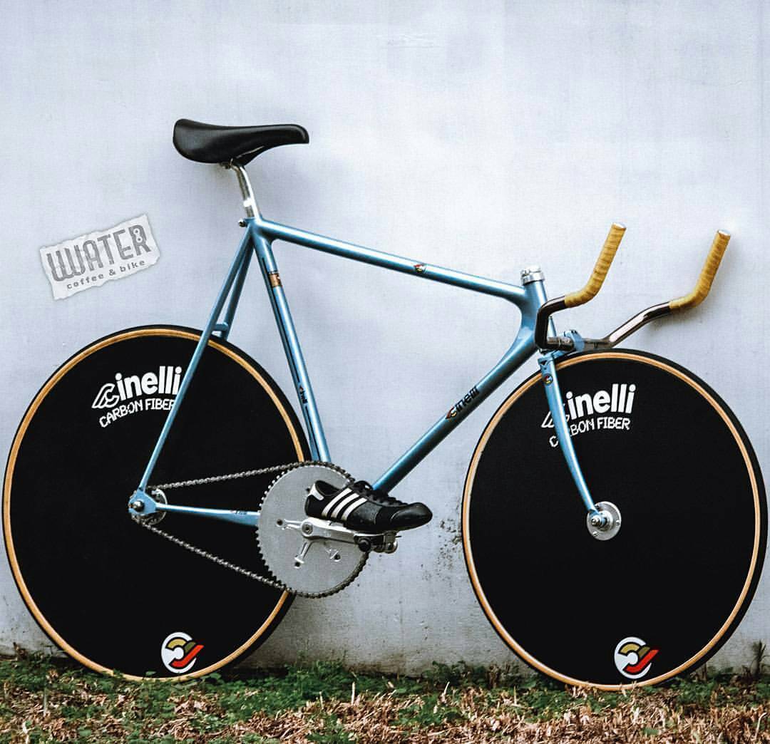 貴重 Cinelli Laser ITALIA チネリレーザー エアロヘルメット
