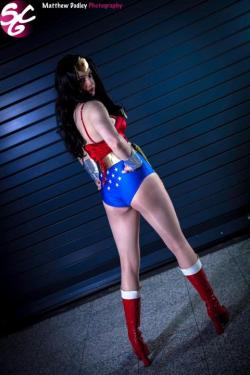 sexycosplaygirlsuk:  This is another one of my favourites from the weekend, with Athora Cosplay and her amazingly well done ‘Wonder Woman’ Cosplay. Such good energy and character from this girl! Natural poser aswell! :D Photographer : Matthew Dudley