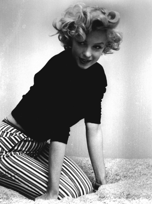 infinitemarilynmonroe:Marilyn Monroe photographed by Ben Ross, 1953.