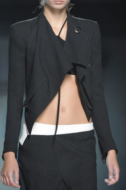 habitualbliss:  highqualityfashion:    Helmut Lang SS 12     