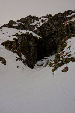 h4ilsham:  The Fisher Bank Cave, Old Saddlestone