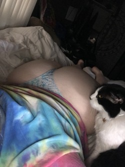 ceebootycakess:  i just want some head in