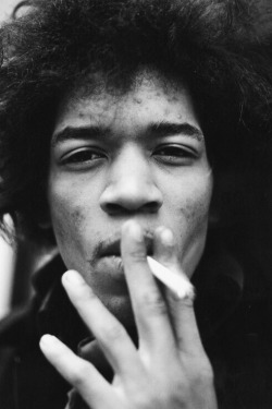 theitchybee:  colecciones:  Jimi Hendrix