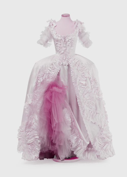 manyfetes:Costumes designed for Marie Antoinette (2006)