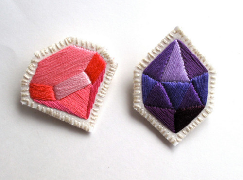 neonelephantintheroom:powervests:waylaidx: Embroidered gem brooches by An Astrid Endeavor on E