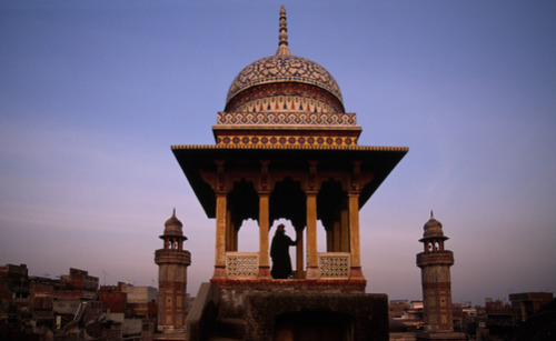 unrar: A temple in old town Lahore, Pakistan, Randy Olson.