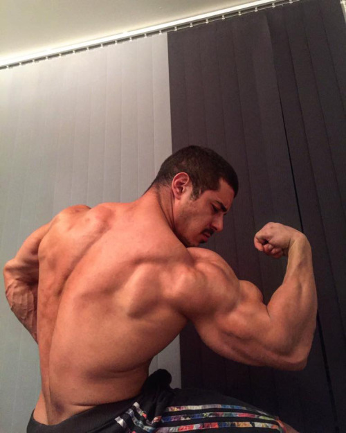 londonboy45:  He can only sleep after a hot groping session.