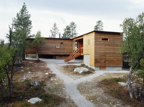 chztn:  Mountain Cottage | http://www.holmebakk.no/ A beautiful mountain cottage situated within viewing distance of the Rondane Mountains in Norway. … 