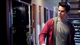 prettiestcaptain:  Stiles “no gods, no kings, no masters” Stilinski 