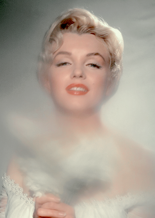 Marilyn Monroe photographed by Jack Cardiff, 1956. 
