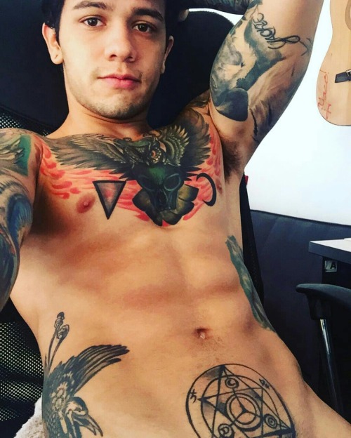 ricaire:  Yeferson Cossio 