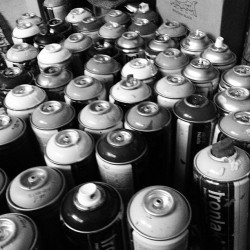 dyner:  #ironlak #graffiti #montana #graffiti #cans #colours