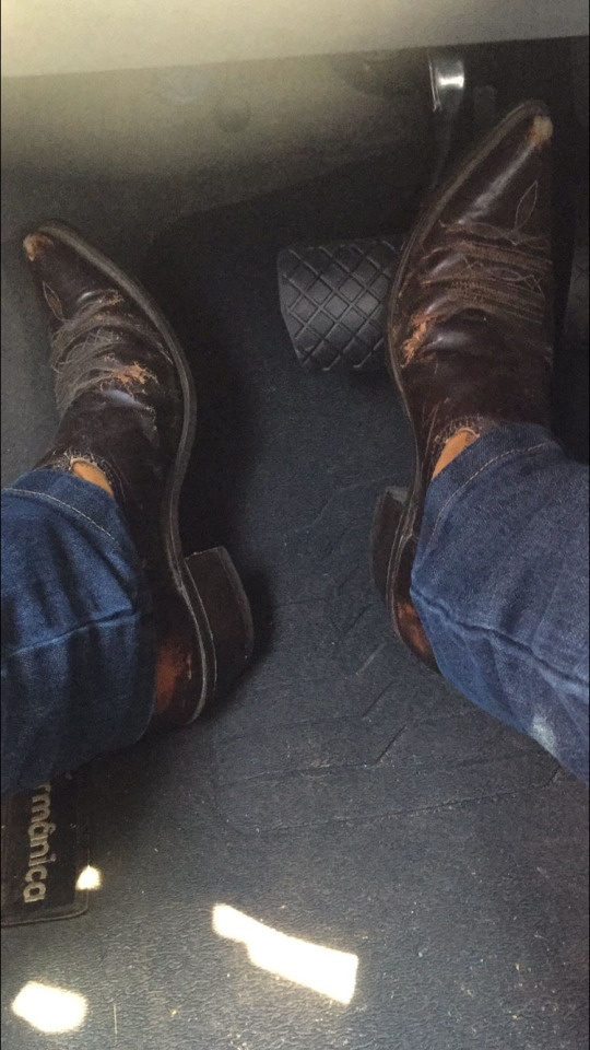 #cowboyboots #bootfetiche #boots #cowboy