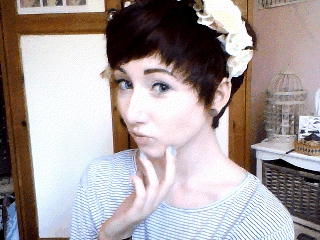 systemofadowny:  cutiebum:  discoveredmelodies:  cutiebum:  have a kiss  SHE’S