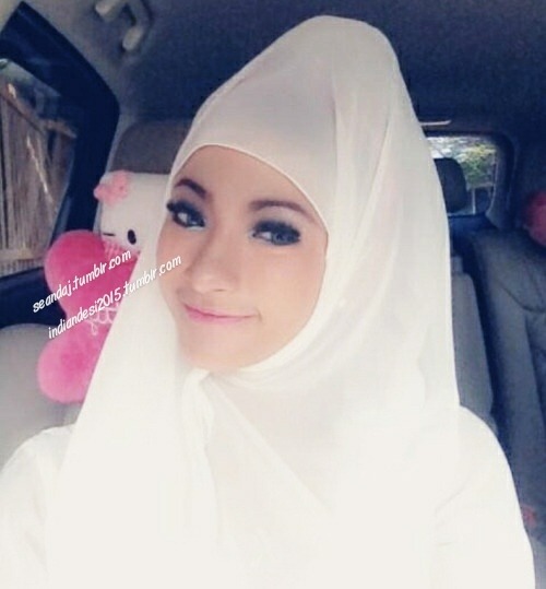 seandaj:  Cute Awek Melayu Tudung but sadly her BF has the smallest cock ツ   #Awek