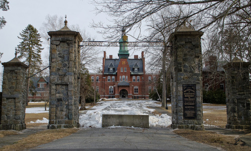 fuckyeahabandonedplaces:  Tewksbury State Hospital and Infirmary by FWDPhotography on Flickr. Tewksb